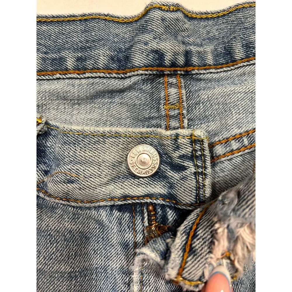 Levis 505 Regular Fit Jeans Mens 38x29 Light Wash Distressed Blue Denim